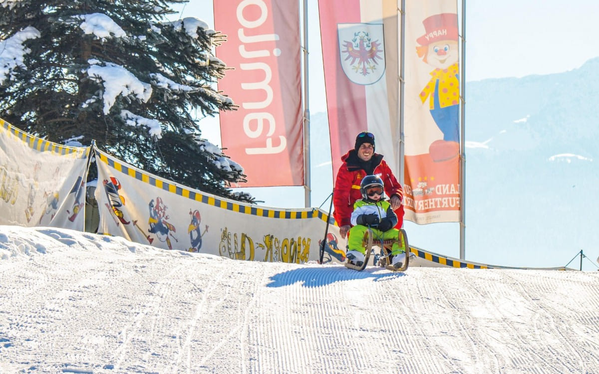 furtherwirt_schneeabenteuerland_rodeln_kinder2.jpg